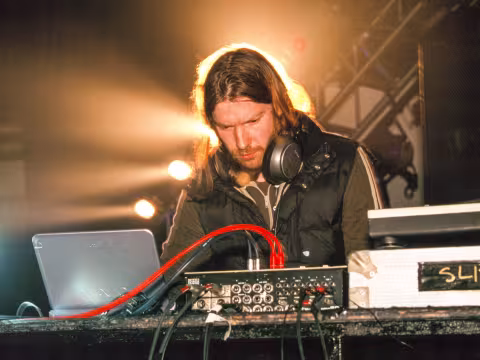 Aphex-Twin@2000x1500.jpg