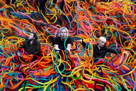 Liars-All-String_sm-584x389.jpg