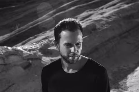 M83-promo-2014-999x665.jpg