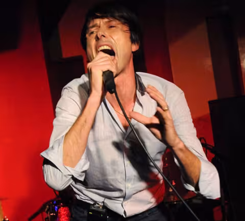 brett_anderson_suede_live_large_1269544602_crop_537x486.jpg