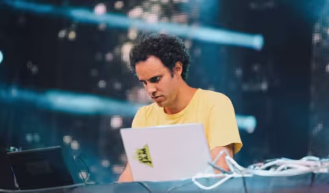 four-tet-live-at-funkhaus-berlin-10th-may-2018-live-album-photo-by-ellie-pritts-1024x602.png