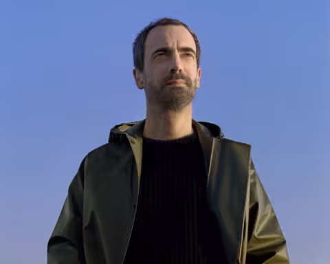 paraone-portrait_4-72dpi-scaled.jpeg