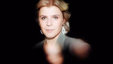robyn.jpg