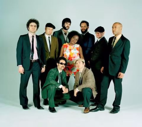 sharonjonesdapkingspresse2010.jpg