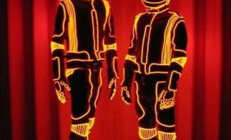 daft-punk-el-suits.jpg