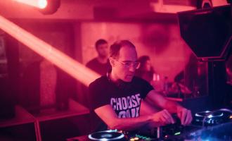 daphni-choose-love.jpg