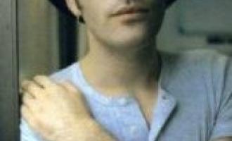 thumbricheyedwards2.jpg